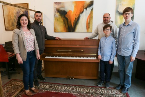 Ein Klavier für ukrainische Talente